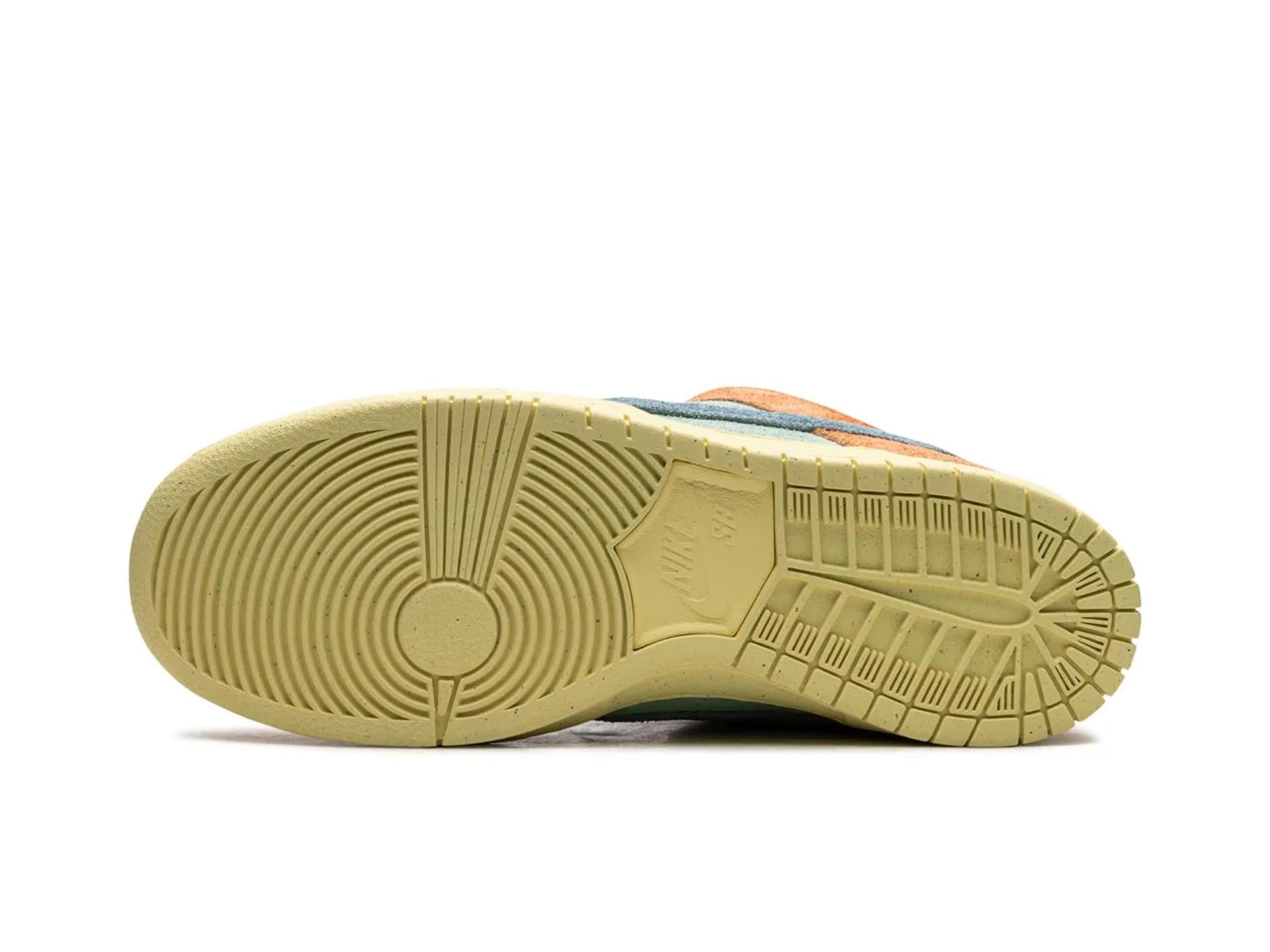 Nike SB Dunk Low Orange Emerald Rise