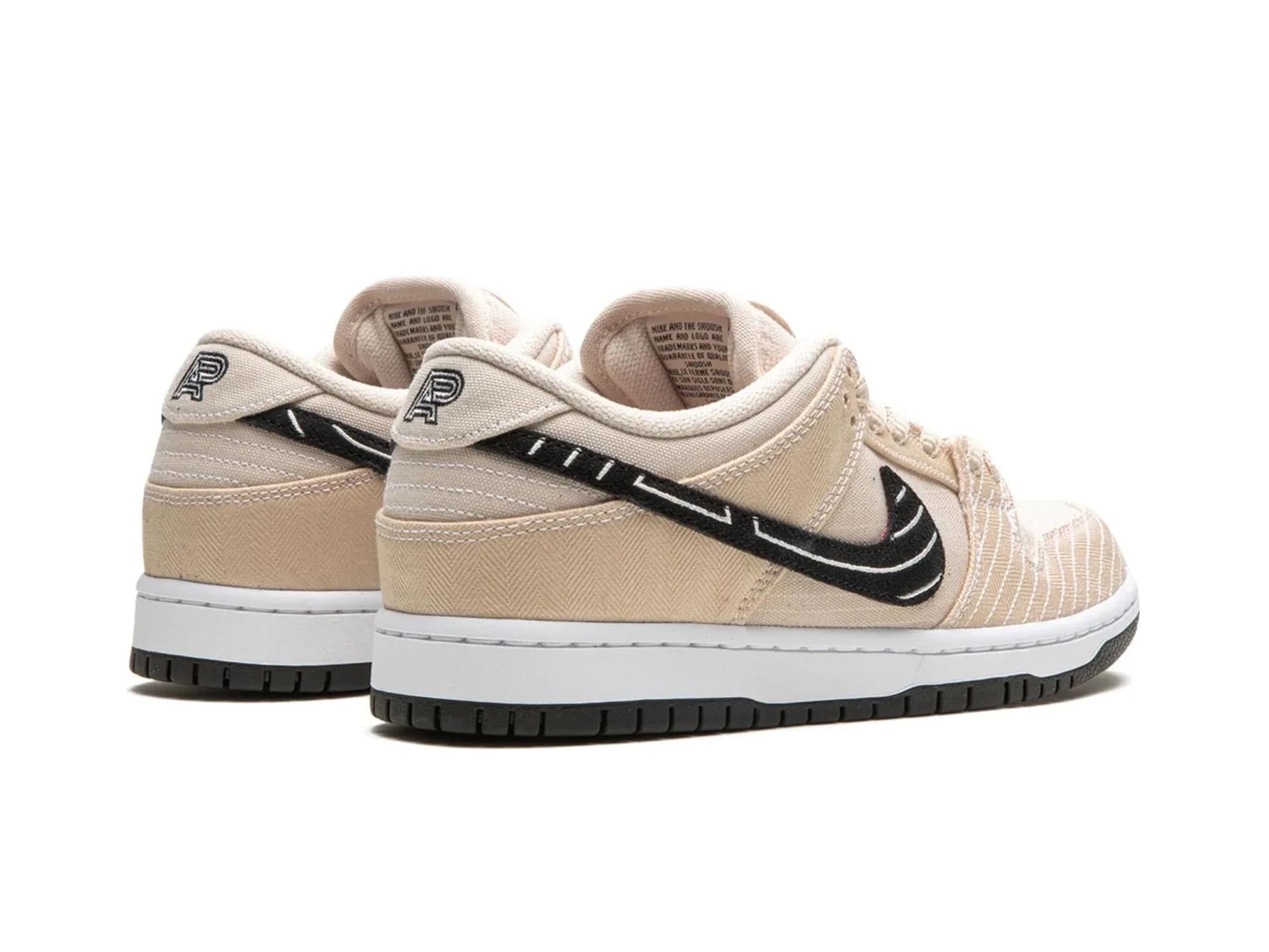 Nike SB Dunk Low Albino & Preto