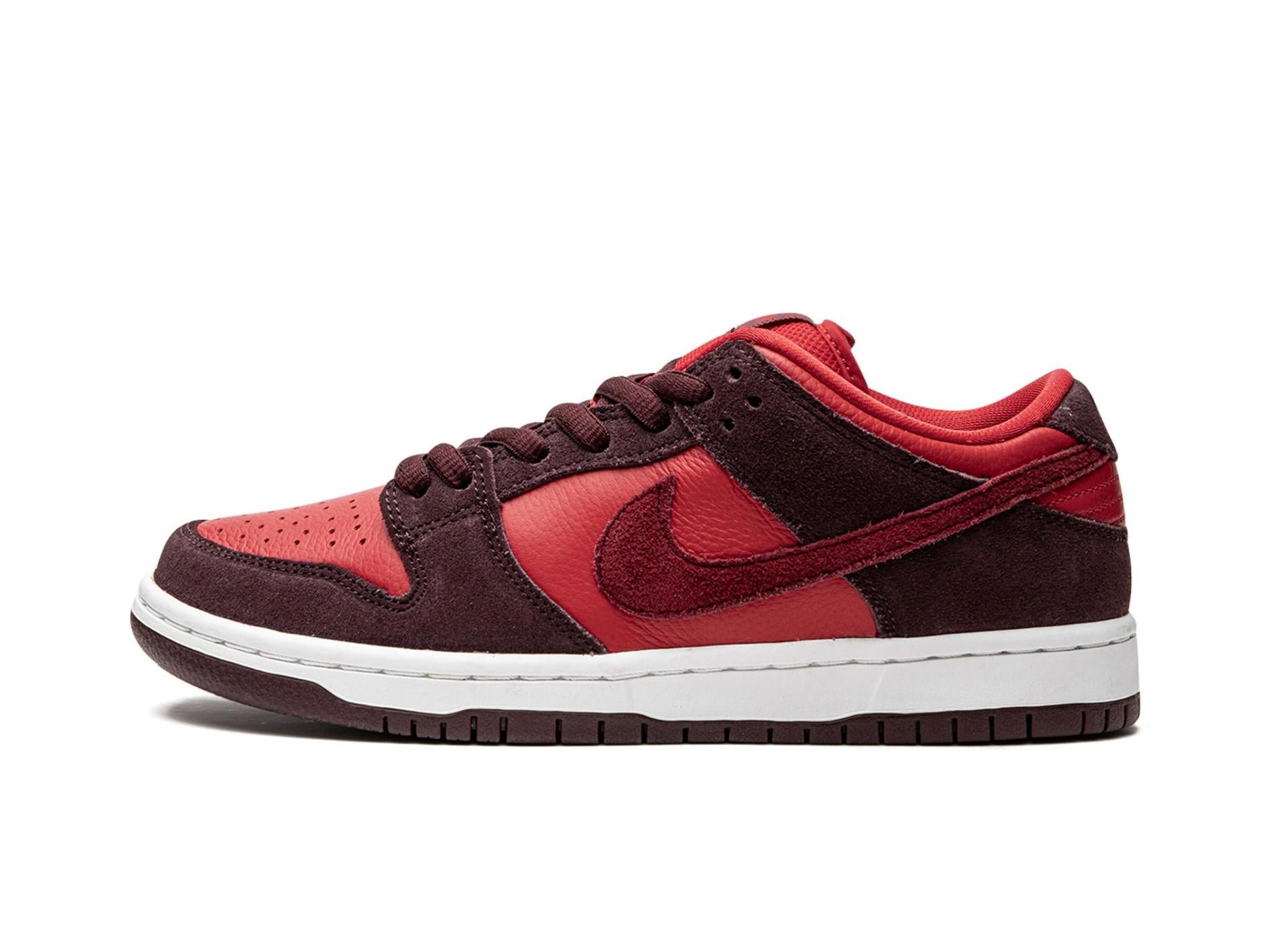 Nike SB Dunk Low Cherry
