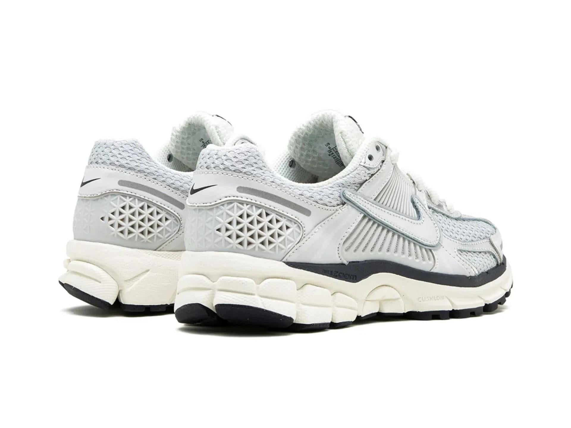 Nike Zoom Vomero 5 Photon Dust (W)