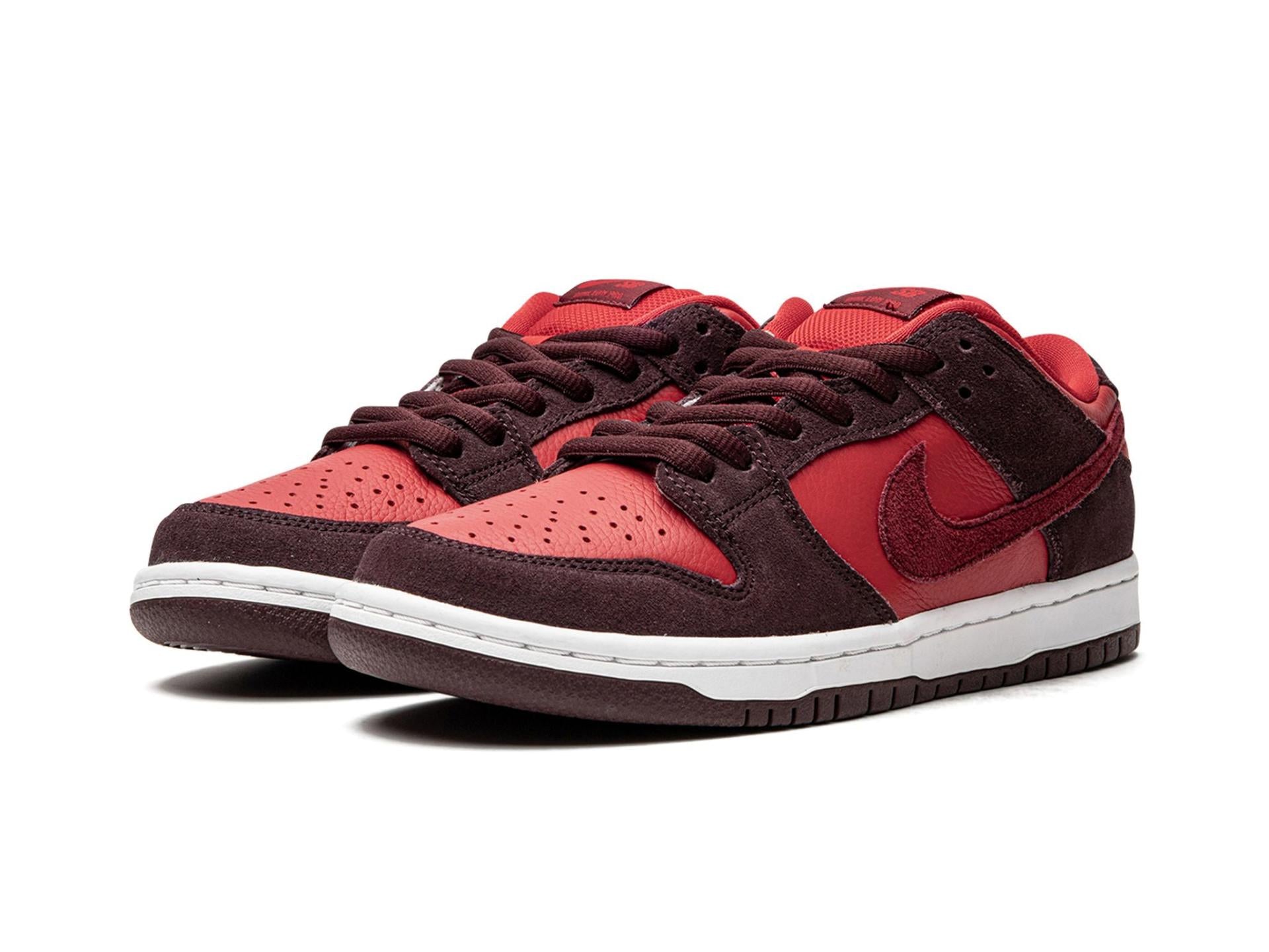 Nike SB Dunk Low Cherry
