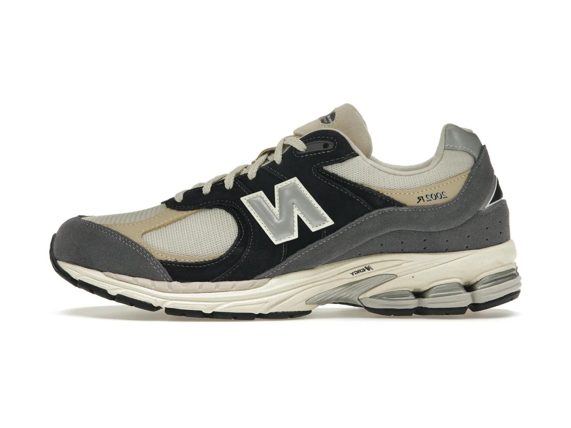 New Balance 2002R Magnet Sandstone